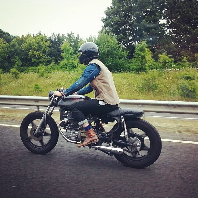 Quick cruise before heading to devon for @discomead brothers wedding. #caferacer #caferacerxxx #hondacx500 #hondacx #cx500 #othercaferacerrelatedhashtags