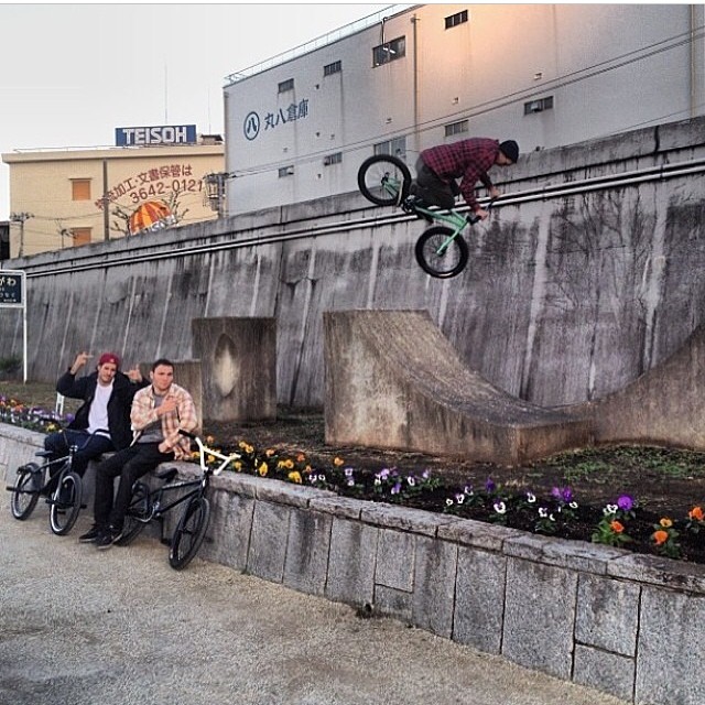 This was a good few minutes of fun. Last November in Japan with the @animalbikes crew