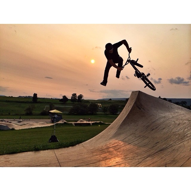 Another snake run session, this time at sunset. Photo: @bamatnez