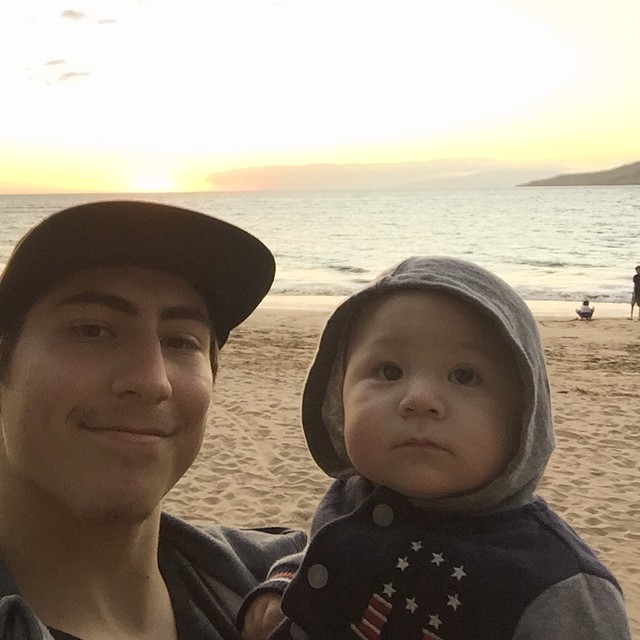 We got to see the sun set on the beach before we left! ️ #selfieboys #Hawaii